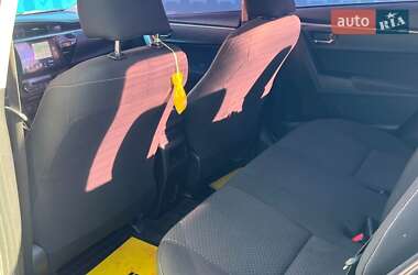 Седан Toyota Corolla 2013 в 
