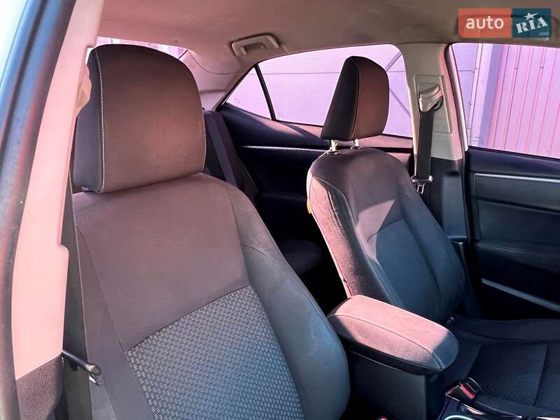 Седан Toyota Corolla 2013 в Києві