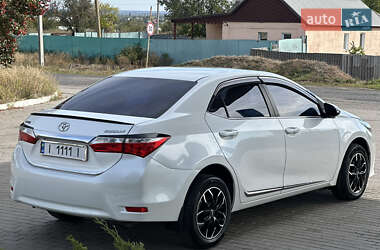 Седан Toyota Corolla 2013 в 