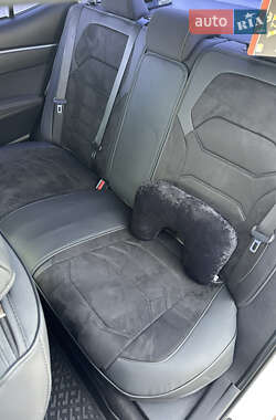 Седан Toyota Corolla 2013 в 