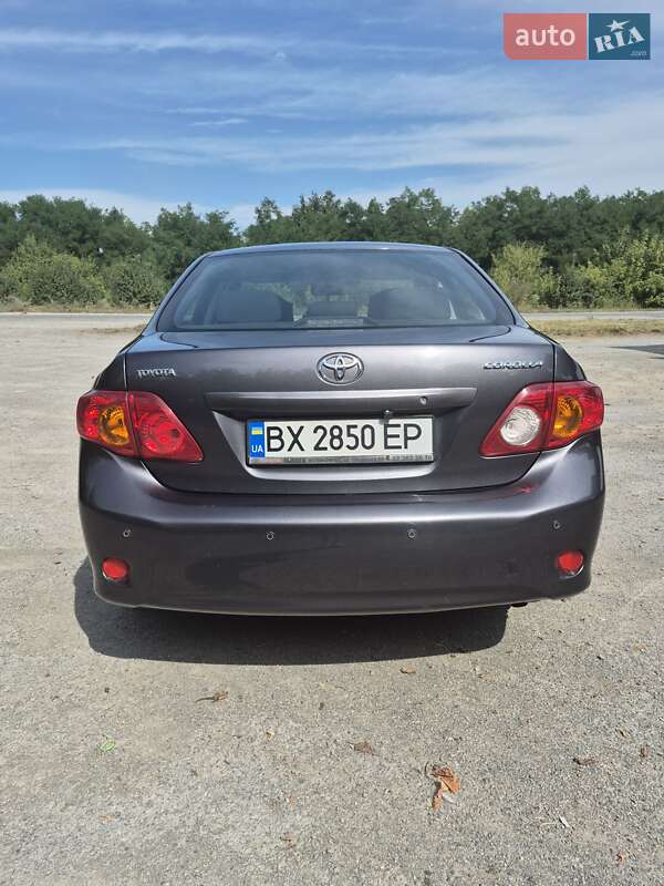 Седан Toyota Corolla 2009 в Скале-Подольской