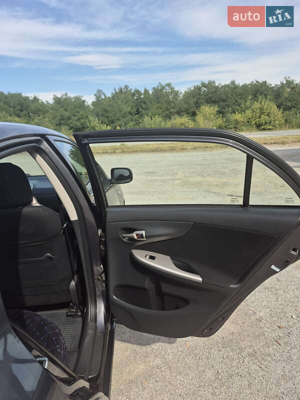 Седан Toyota Corolla 2009 в Скале-Подольской