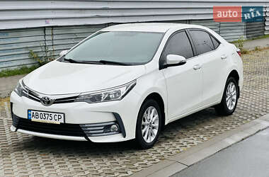 Седан Toyota Corolla 2017 в Києві