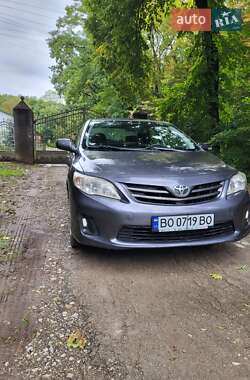 Седан Toyota Corolla 2012 в Борщеве