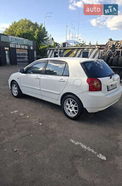 Хэтчбек Toyota Corolla 2002 в 