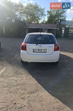 Хэтчбек Toyota Corolla 2002 в 