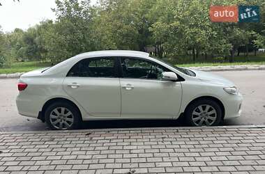 Седан Toyota Corolla 2011 в 