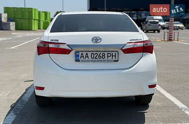 Седан Toyota Corolla 2015 в  фото 4 Седан Toyota Corolla 2015 в