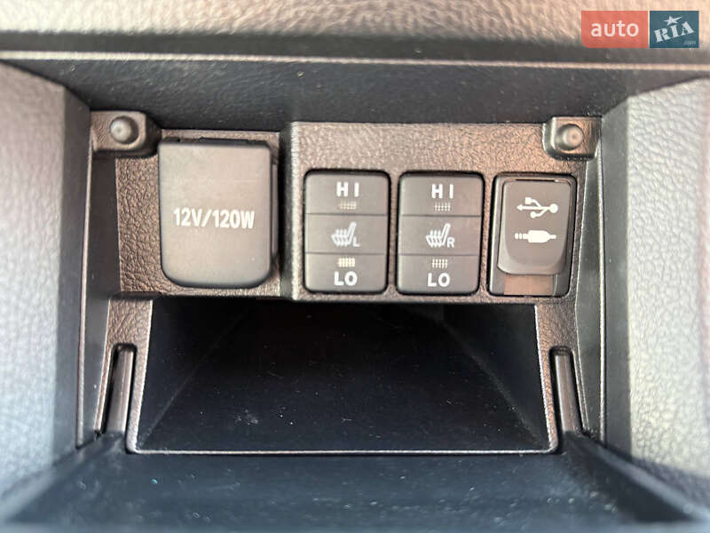 Седан Toyota Corolla 2015 в Івано-Франківську