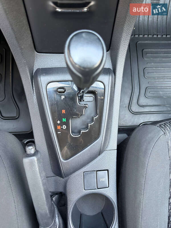 Седан Toyota Corolla 2015 в Івано-Франківську