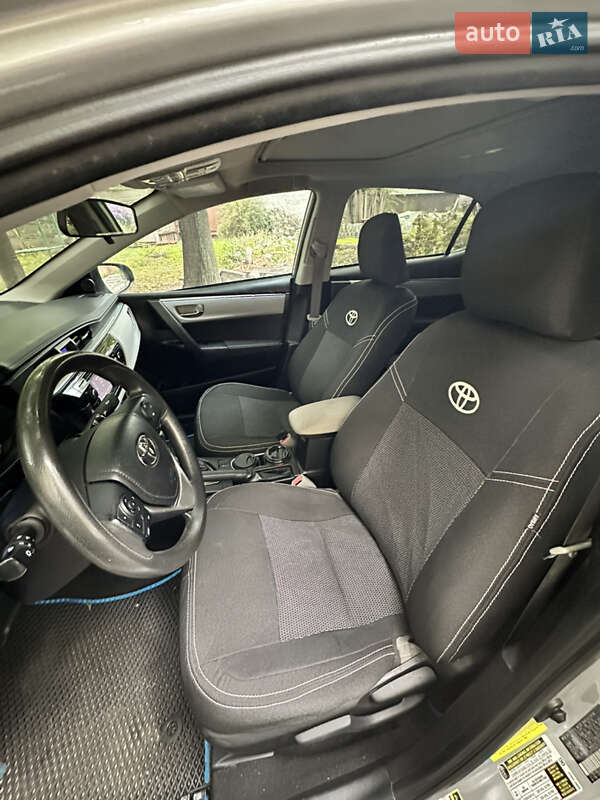 Седан Toyota Corolla 2016 в Черкасах