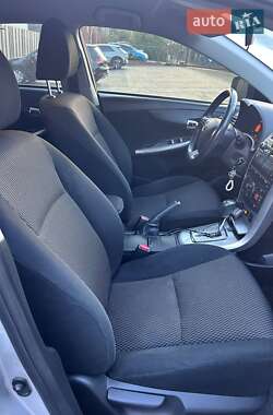 Седан Toyota Corolla 2011 в 