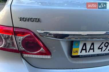 Седан Toyota Corolla 2011 в 
