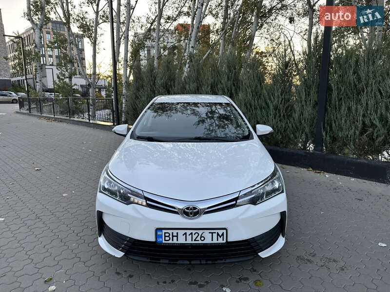 Седан Toyota Corolla 2018 в Киеве фото 19 Седан Toyota Corolla 2018 в Киеве
