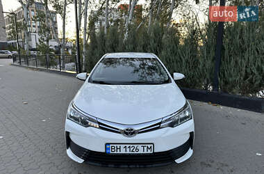 Седан Toyota Corolla 2018 в 