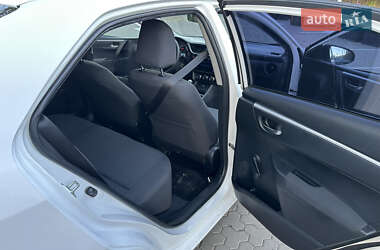 Седан Toyota Corolla 2018 в 