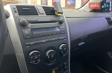 Седан Toyota Corolla 2011 в 