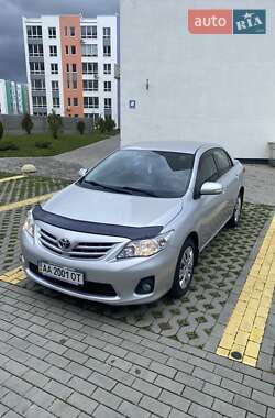 Седан Toyota Corolla 2010 в Киеве