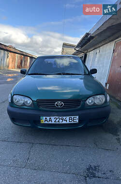 Седан Toyota Corolla 2000 в Києві