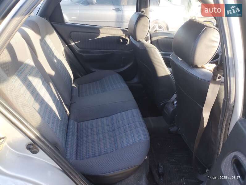 Хэтчбек Toyota Corolla 1995 в Татарбунарах