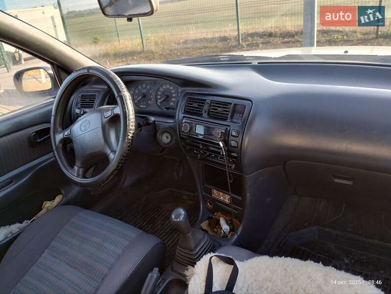 Хэтчбек Toyota Corolla 1995 в Татарбунарах