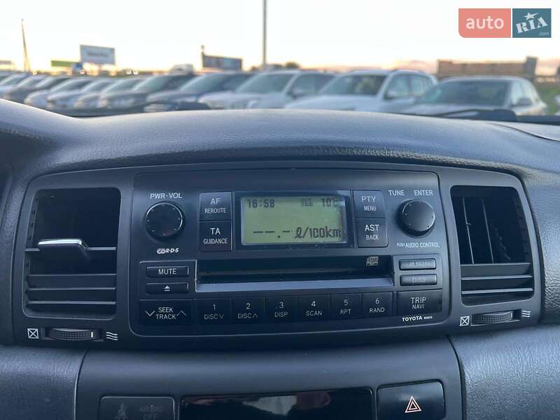 Хэтчбек Toyota Corolla 2004 в Львове