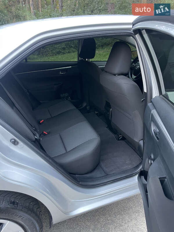 Седан Toyota Corolla 2014 в Киеве