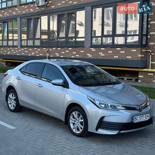 Седан Toyota Corolla 2016 в Житомире