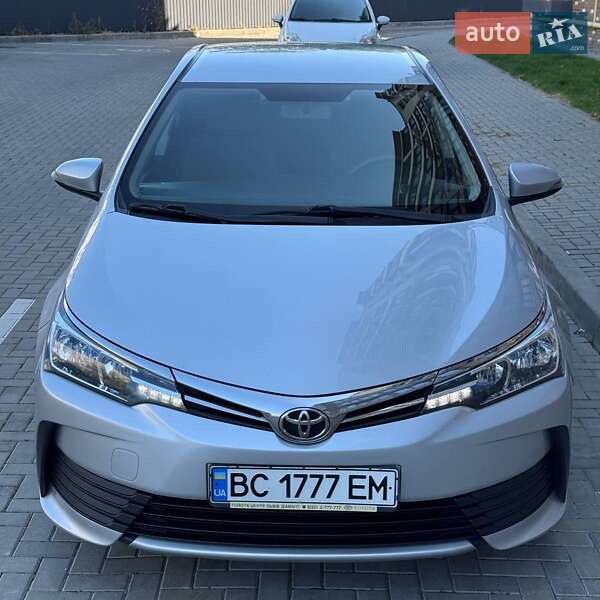 Седан Toyota Corolla 2016 в Житомире