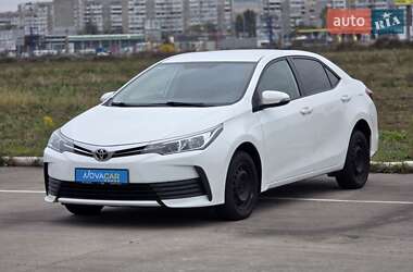 Седан Toyota Corolla 2016 в Києві