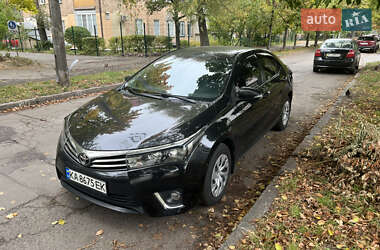 Седан Toyota Corolla 2015 в Ірпені