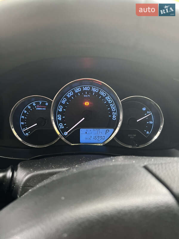 Седан Toyota Corolla 2015 в Ирпене