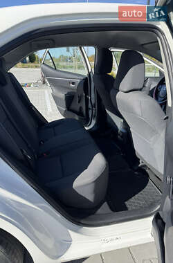 Хетчбек Toyota Corolla 2016 в  фото 20 Хетчбек Toyota Corolla 2016 в