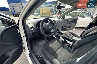 Седан Toyota Corolla 2010 в 