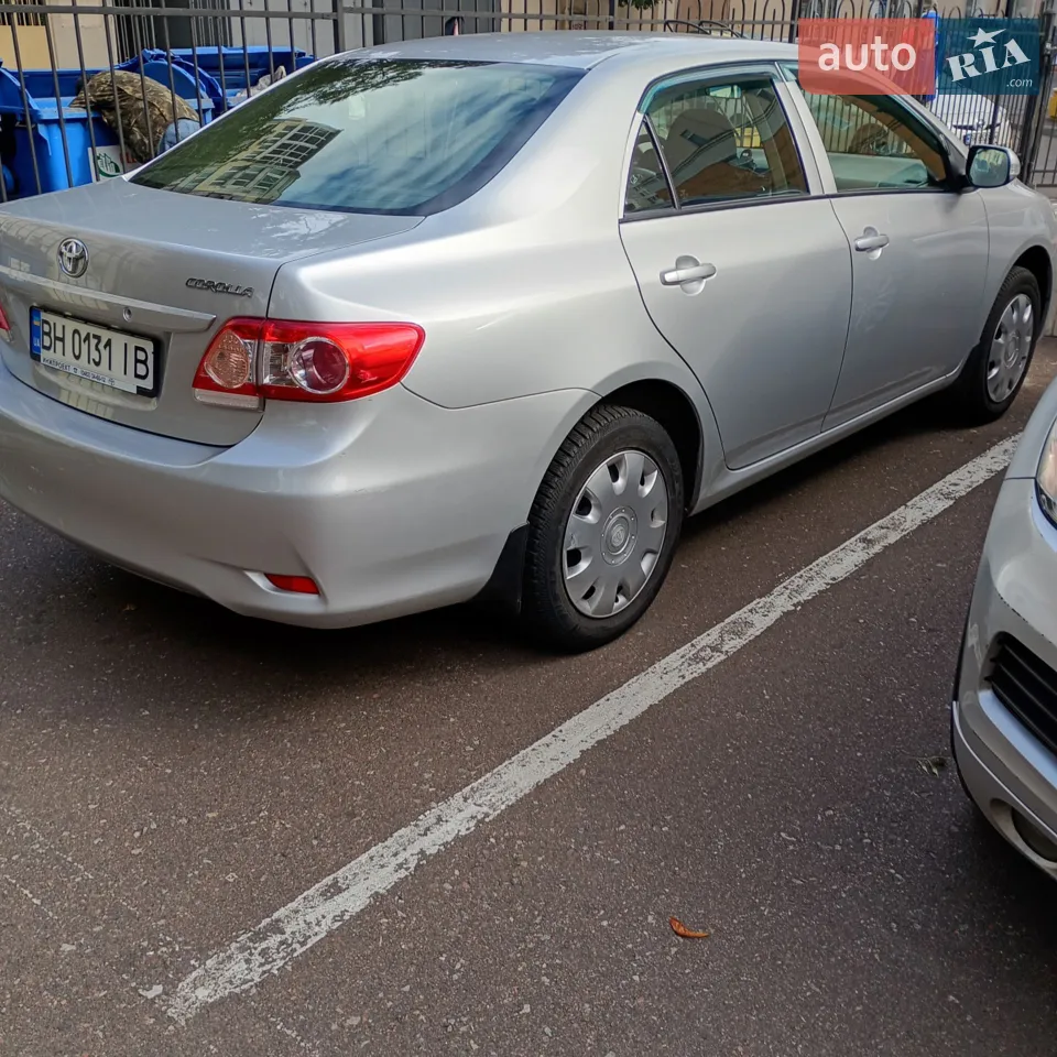 2010 Toyota Corolla - мініатюра 16