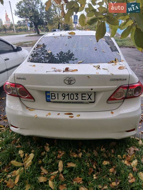 Седан Toyota Corolla 2011 в Кременчуге