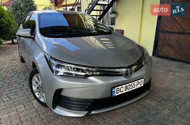 Седан Toyota Corolla 2018 в 