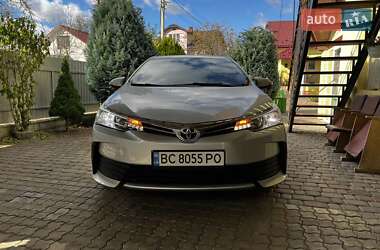 Седан Toyota Corolla 2018 в 