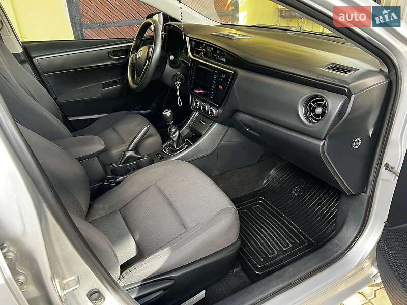 Седан Toyota Corolla 2018 в Бориславе