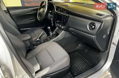 Седан Toyota Corolla 2018 в 