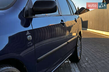 Универсал Toyota Corolla 2002 в 