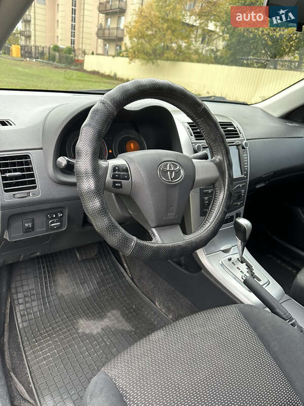 Седан Toyota Corolla 2012 в Харькове