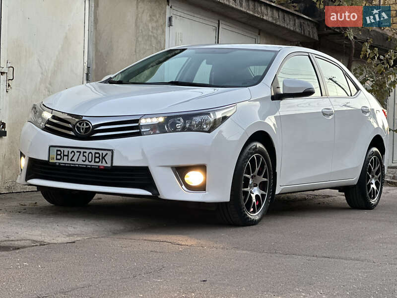 Седан Toyota Corolla 2015 в Одесі