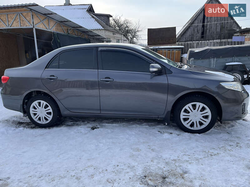 Седан Toyota Corolla 2012 в Краматорске