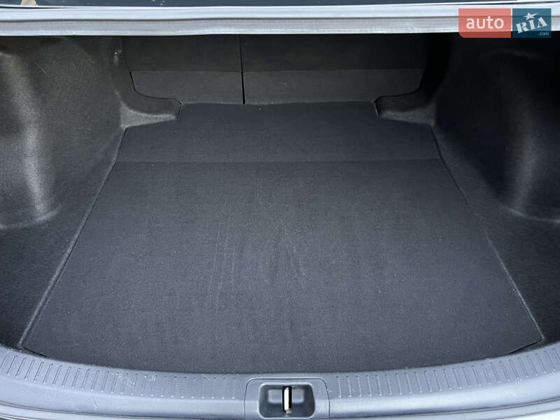 Седан Toyota Corolla 2019 в Броварах фото 49 Седан Toyota Corolla 2019 в Броварах