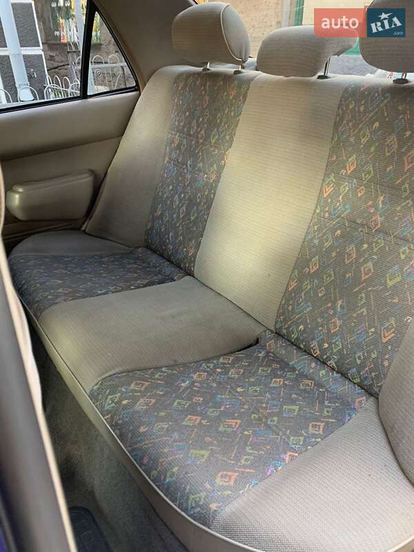 Седан Toyota Corolla 1998 в Белгороде-Днестровском