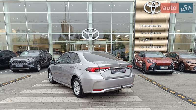 Седан Toyota Corolla 2021 в Киеве