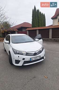 Седан Toyota Corolla 2013 в Киеве