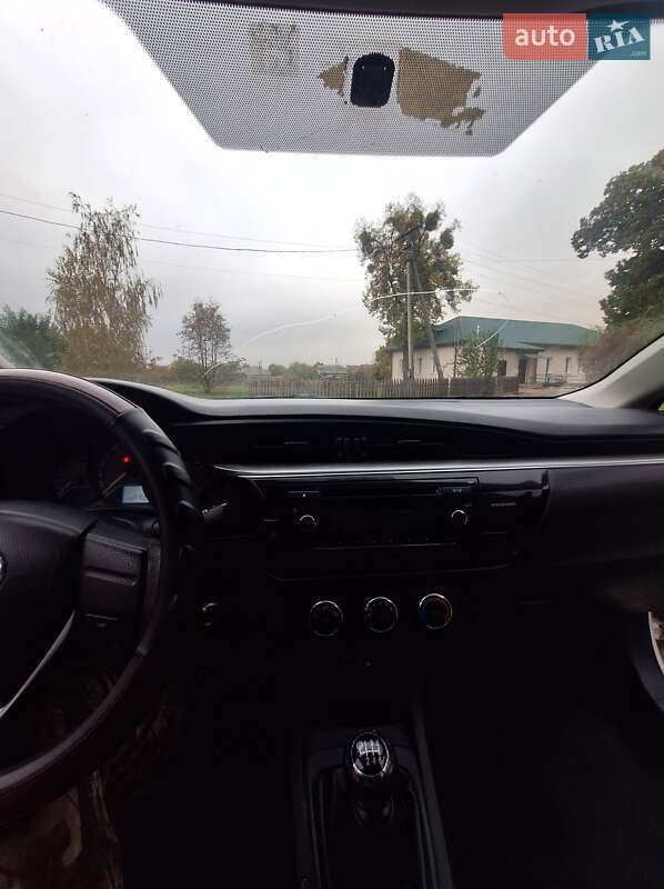 Седан Toyota Corolla 2013 в Киеве