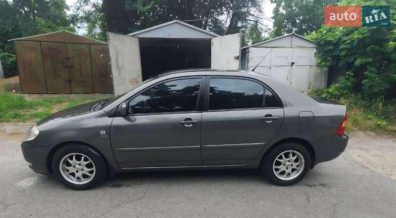 Седан Toyota Corolla 2003 в Киеве